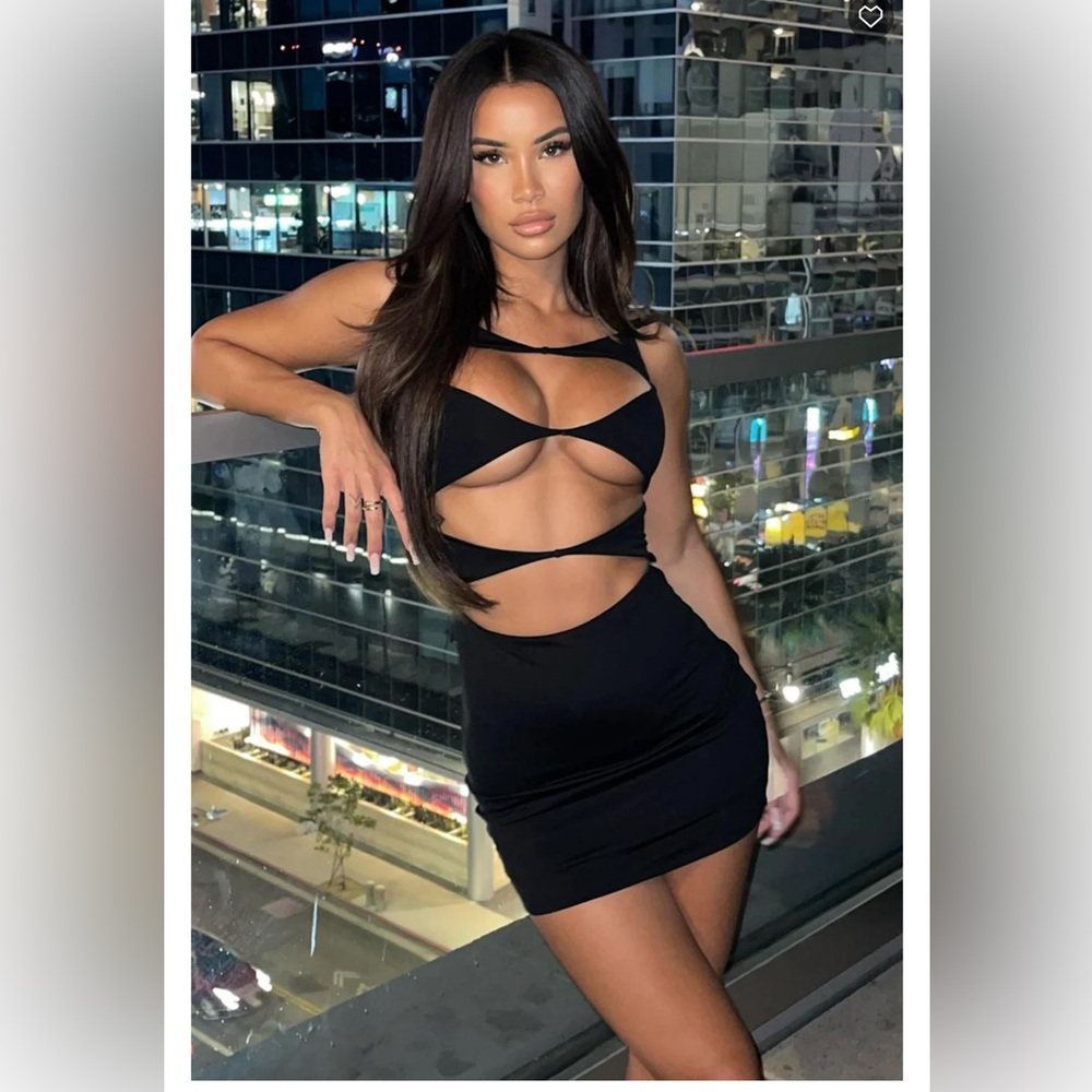 White Fox Boutique Eyes on Me mini dress black.